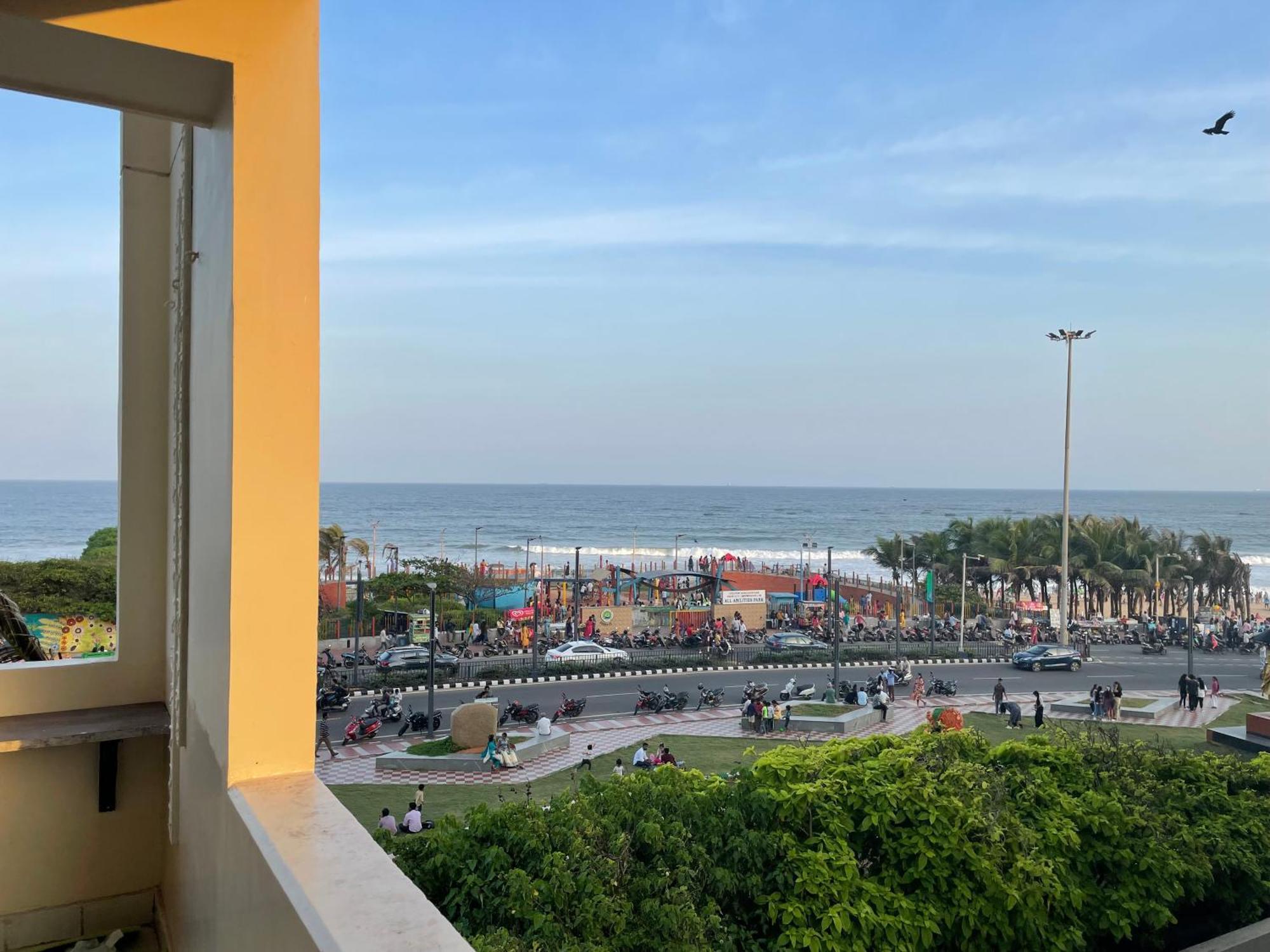 Ocean'S Edge Apartment Visakhapatnam Exterior photo