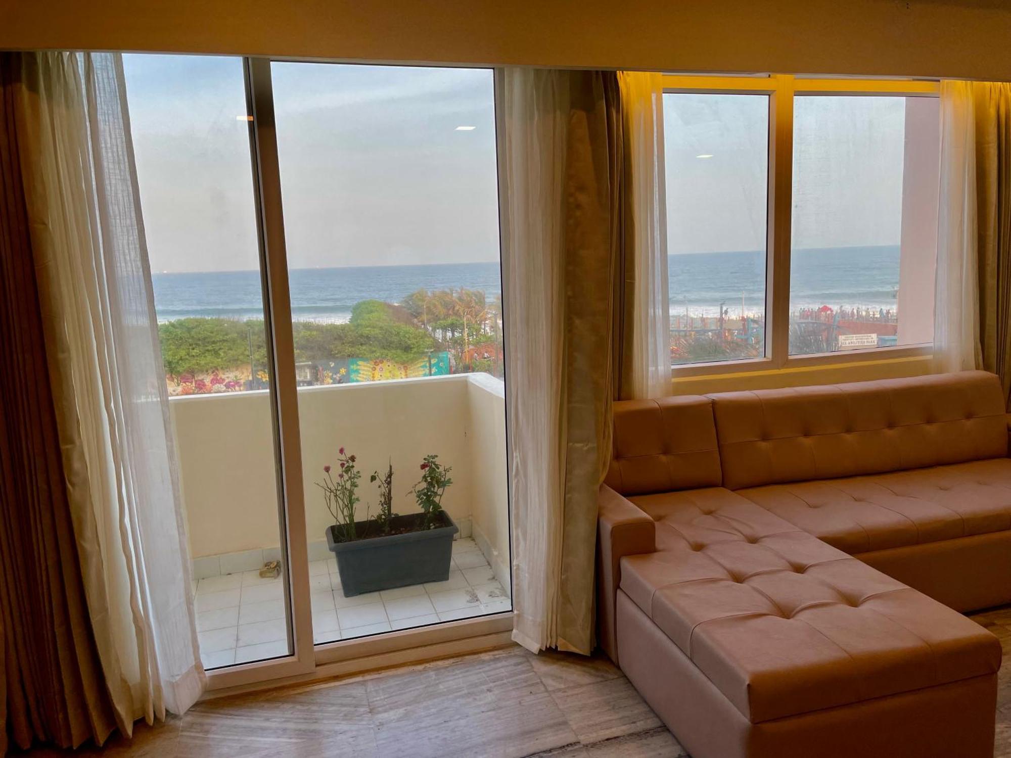 Ocean'S Edge Apartment Visakhapatnam Exterior photo