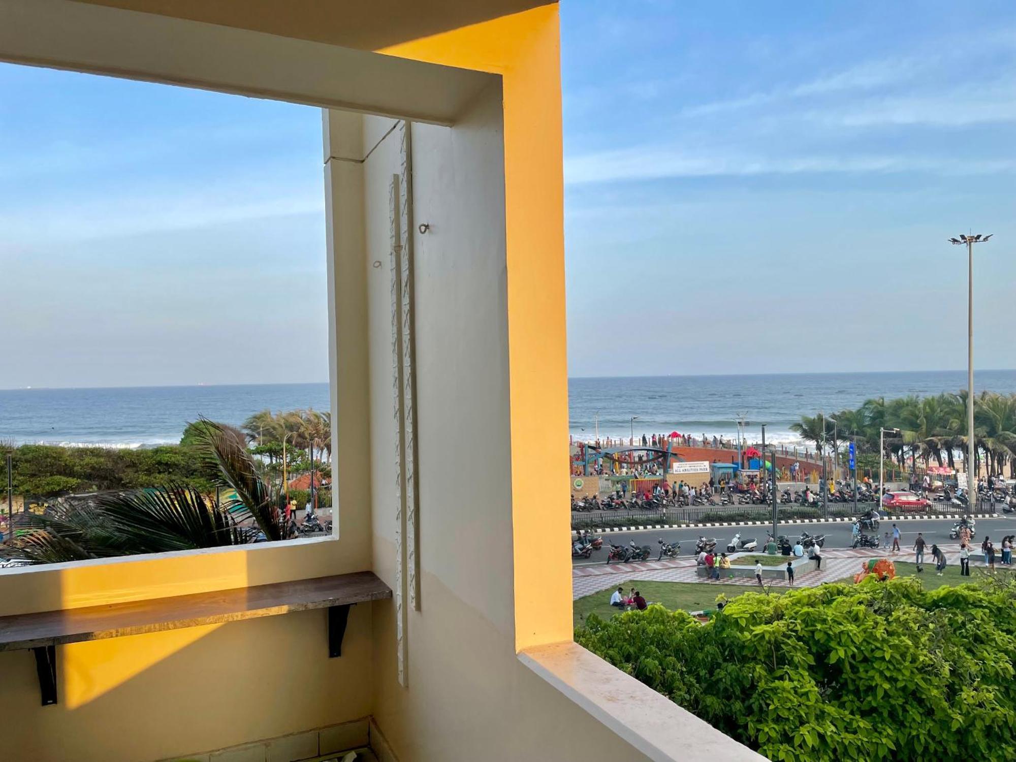 Ocean'S Edge Apartment Visakhapatnam Exterior photo